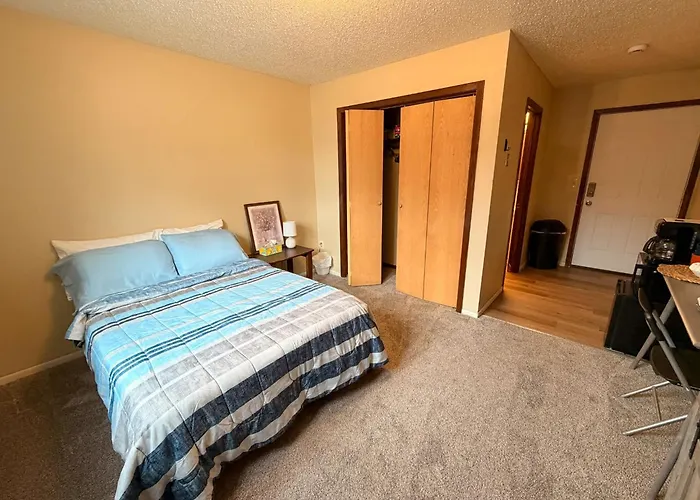 Private Near Ndsu And Fargodome Inn *